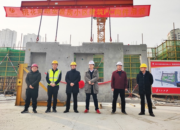 南昌市政建設集團桃花南路安置房項目裝配式建筑構件首次吊裝6001.jpg